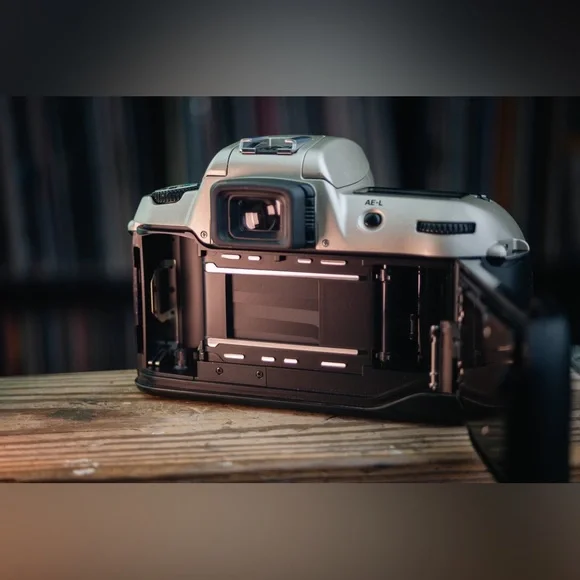 Nikon N60 35mm SLR film camera body only - Picture 6 of 7